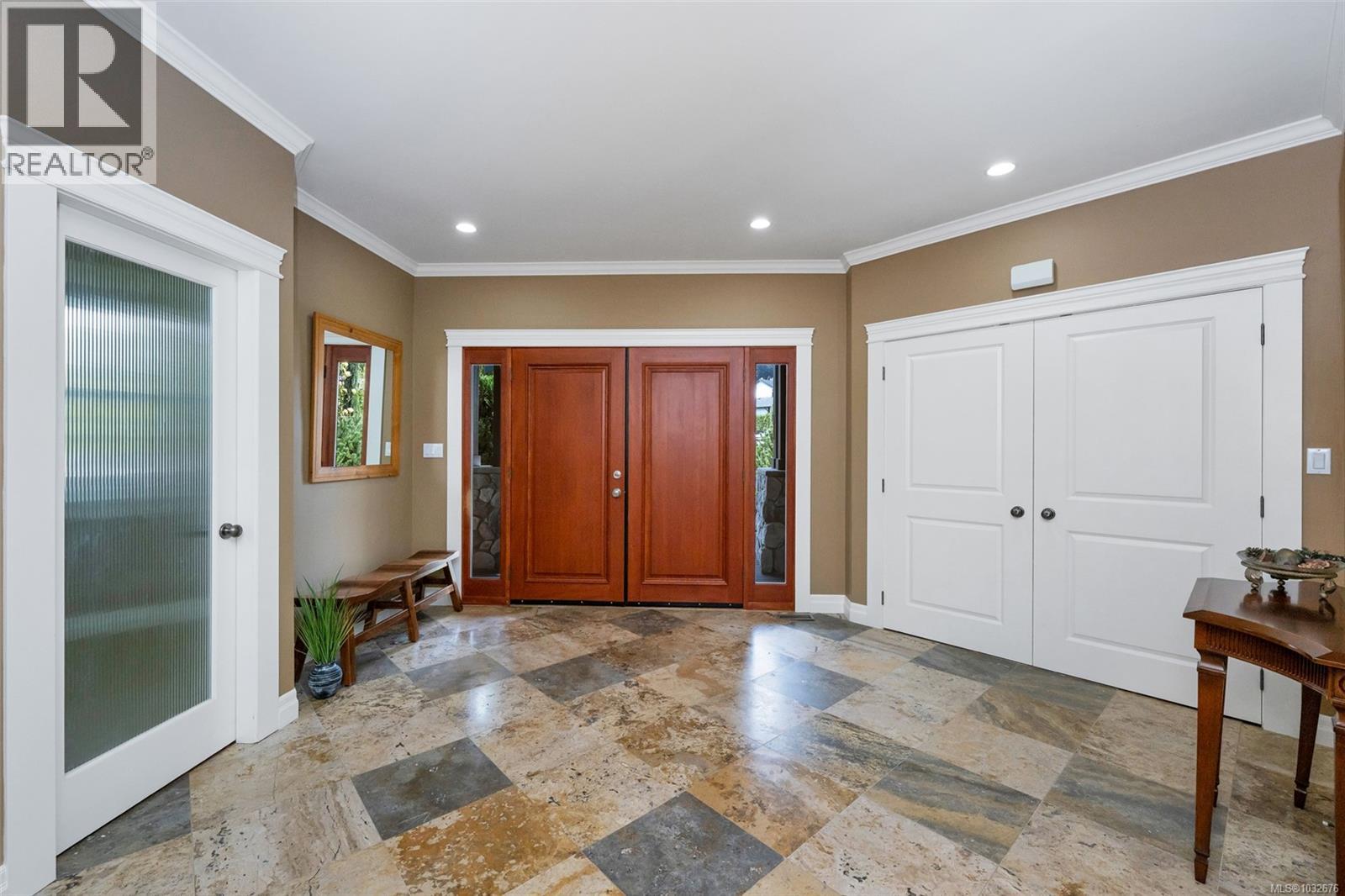 625 Sentinel Dr - 4