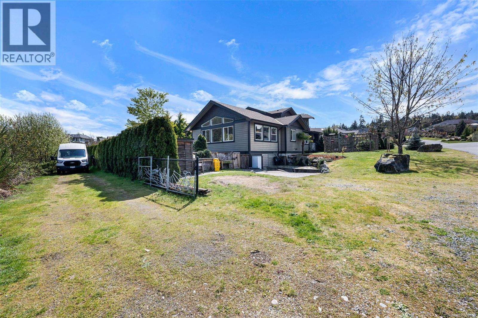 625 Sentinel Dr - 43
