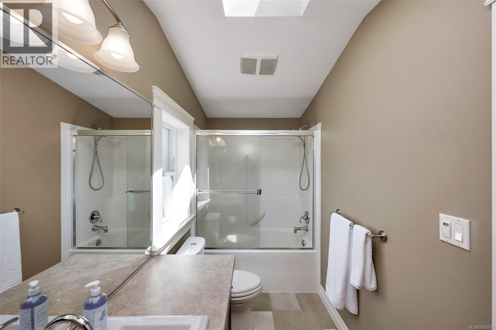 625 Sentinel Dr - 34