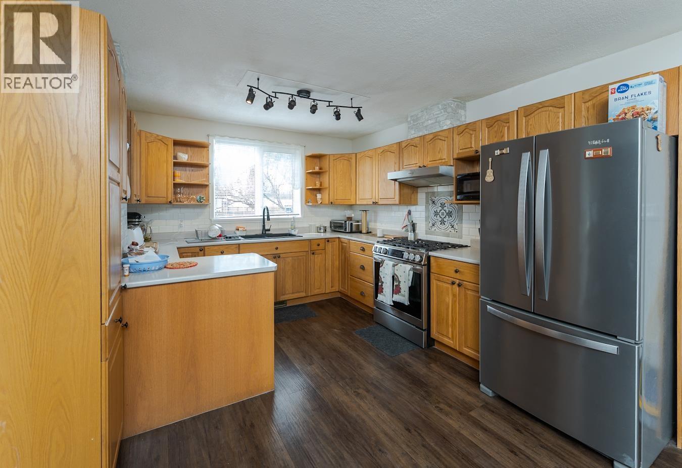 Photo 10 of 40 — 1745 NORWOOD STREET · Prince George, BC