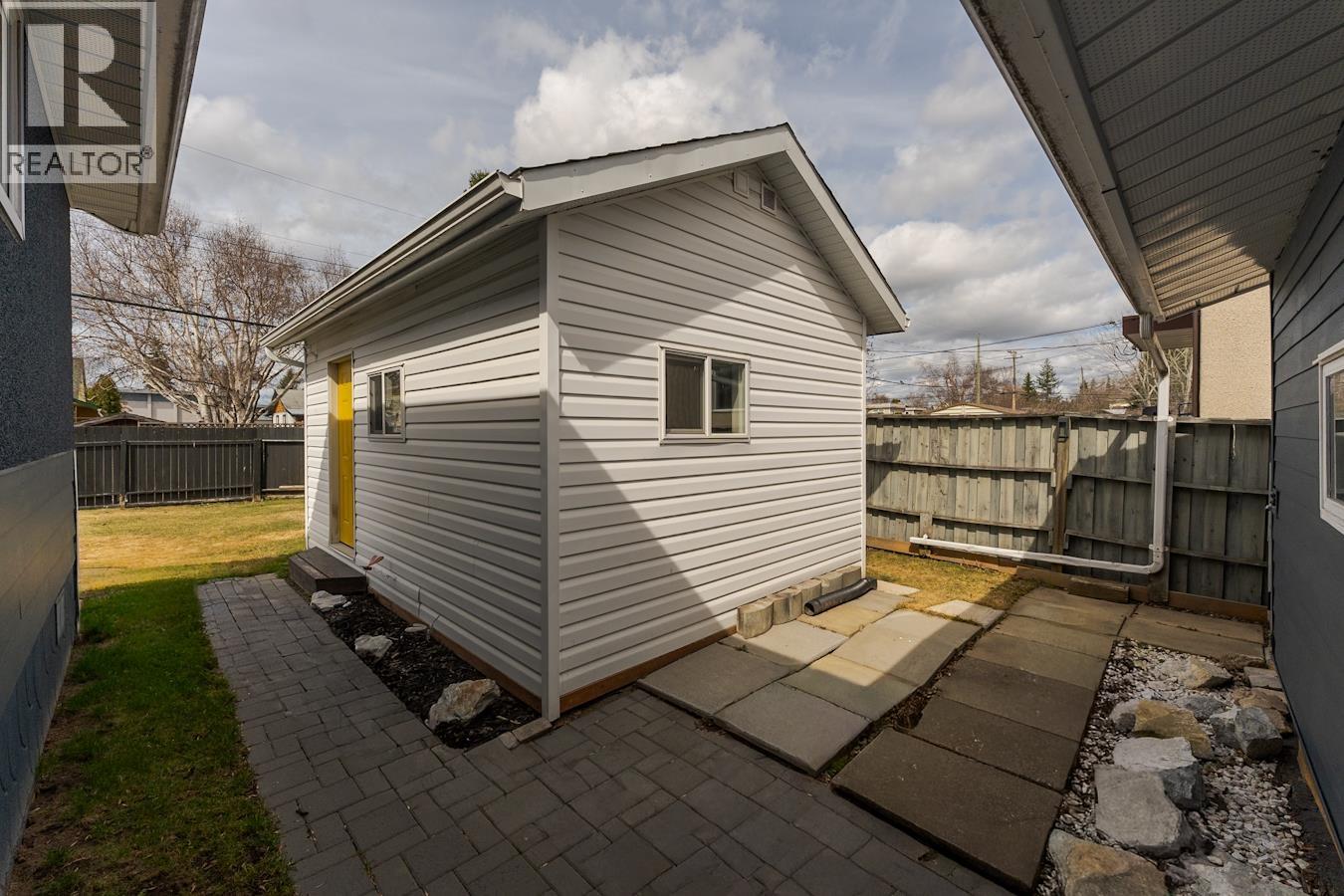 1745 NORWOOD STREET - 32