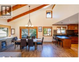 6444 Toad Hollow, Whistler, BC V8E0C5 Photo 11