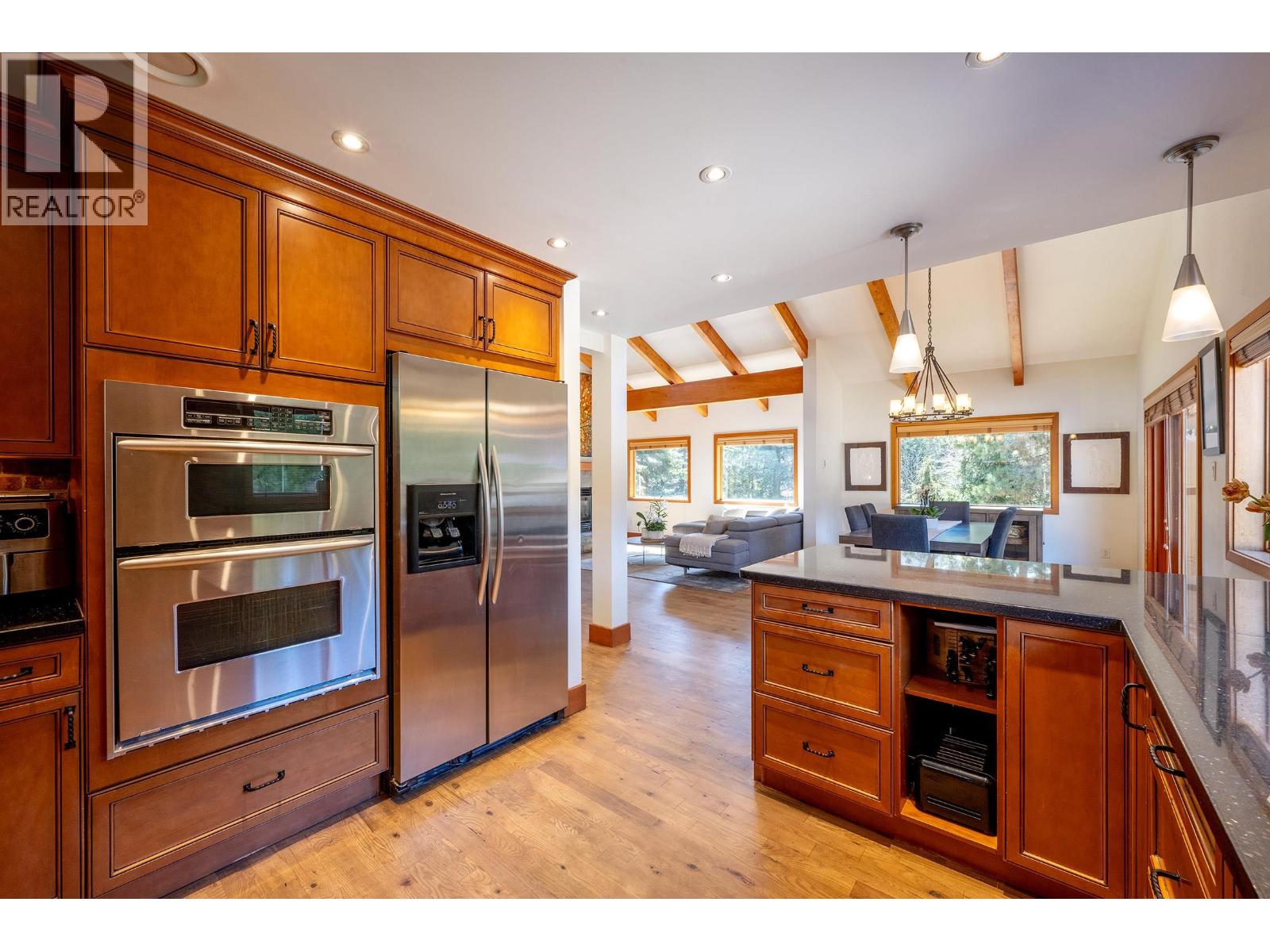 6444 TOAD HOLLOW, Whistler