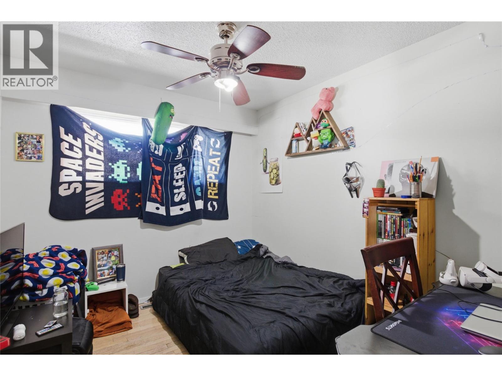 1938 PARKCREST Avenue - 10