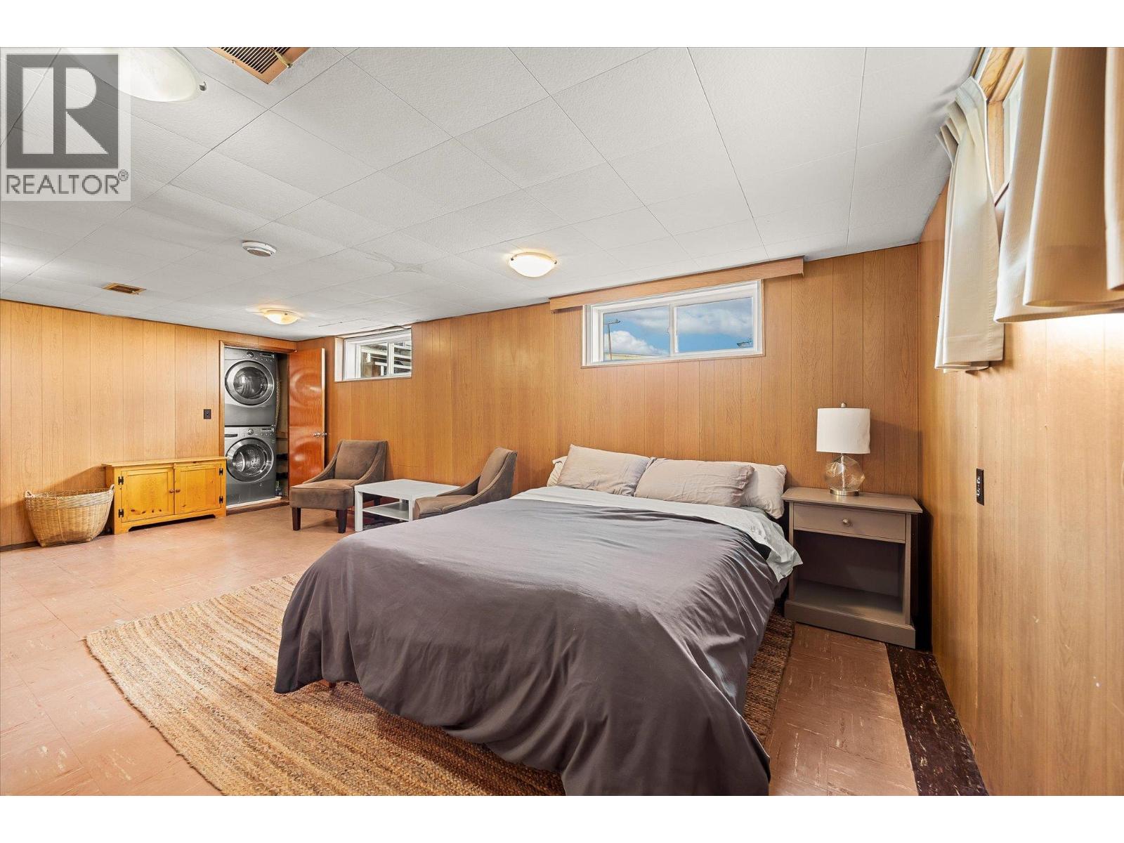 1614 Bernard Avenue, Kelowna