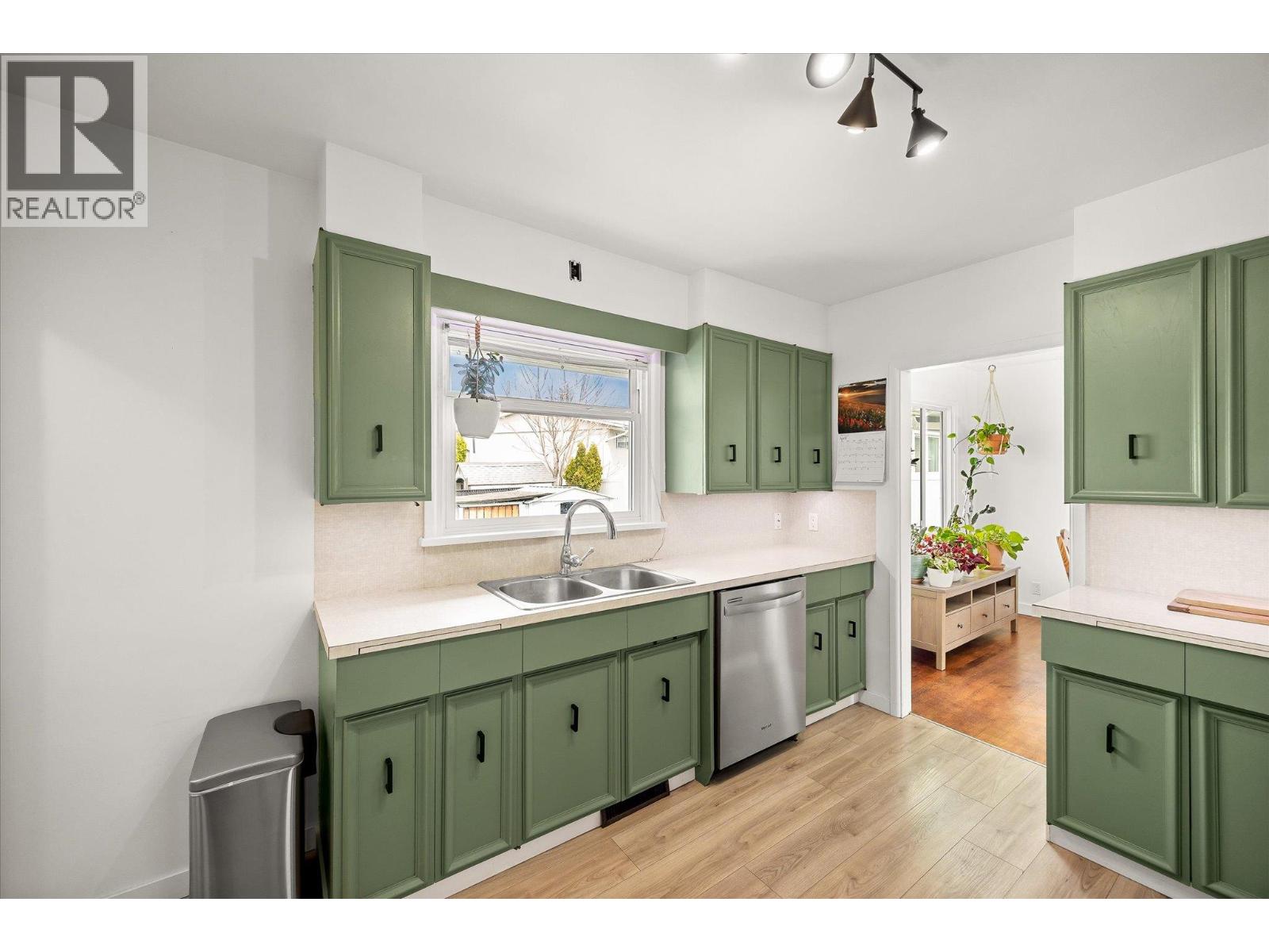 1614 Bernard Avenue, Kelowna