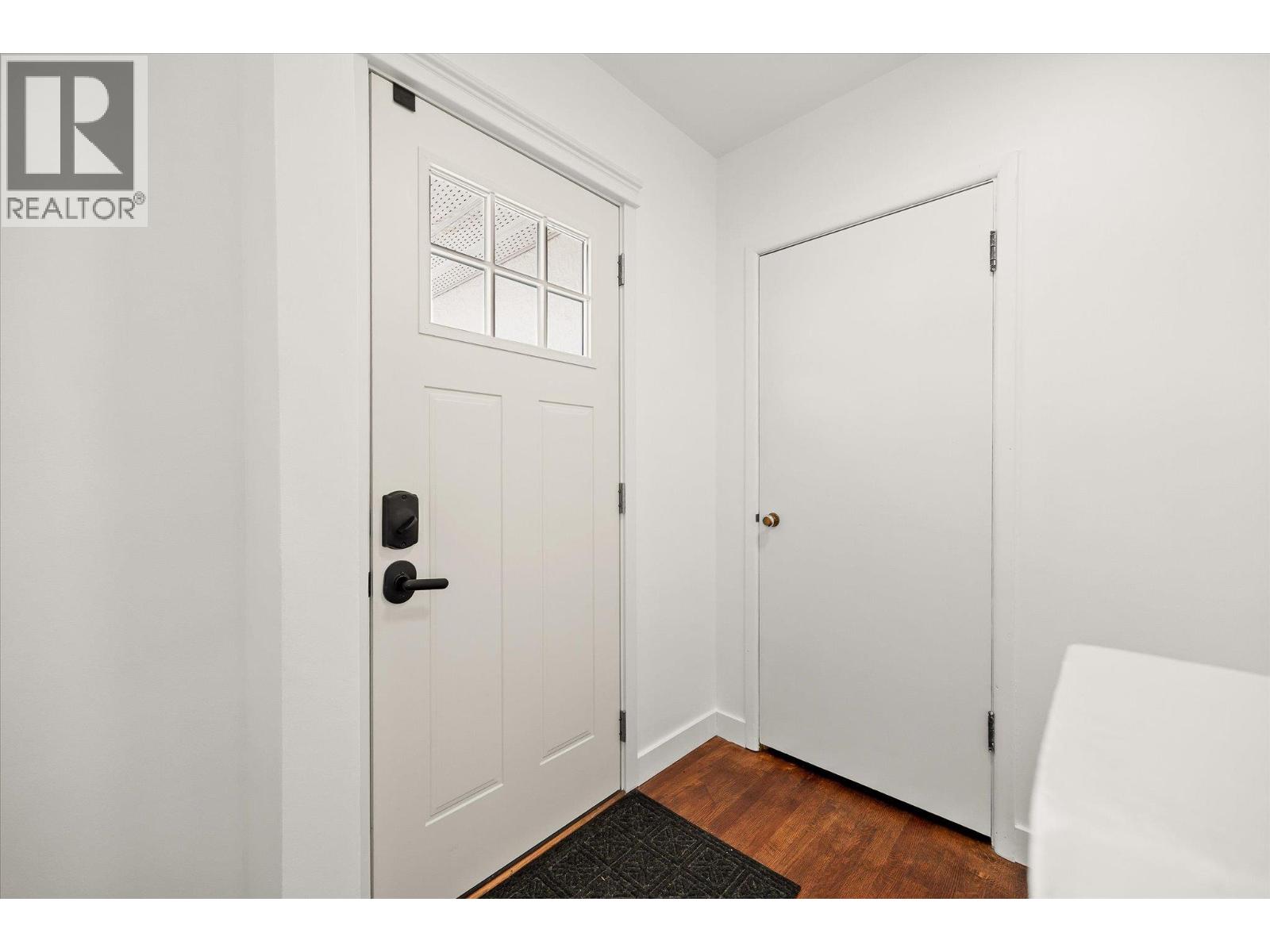 1614 Bernard Avenue, Kelowna