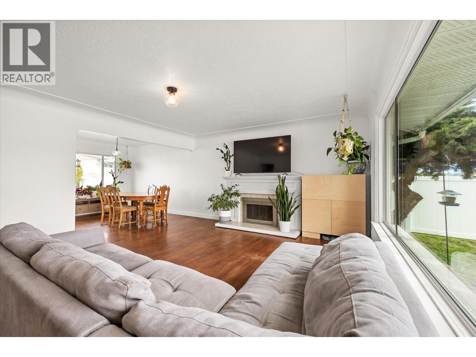 1614 Bernard Avenue, Kelowna