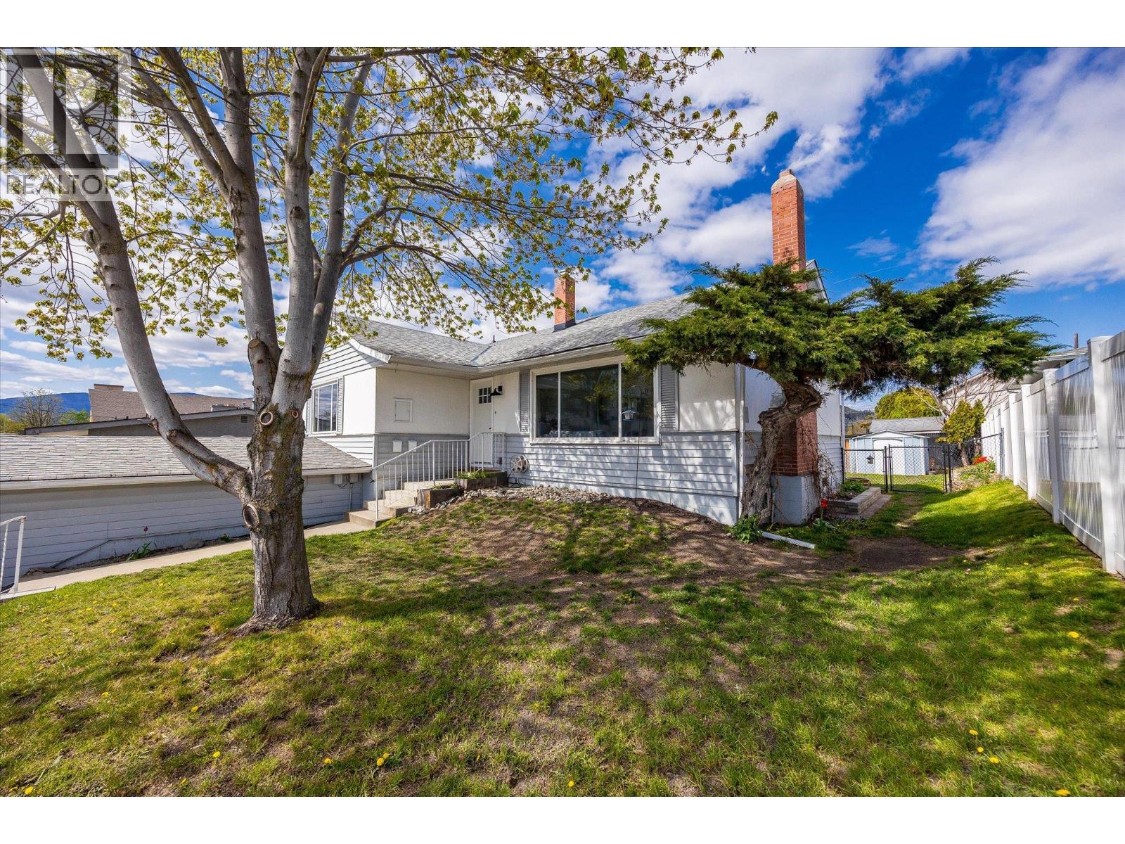 1614 Bernard Avenue, Kelowna