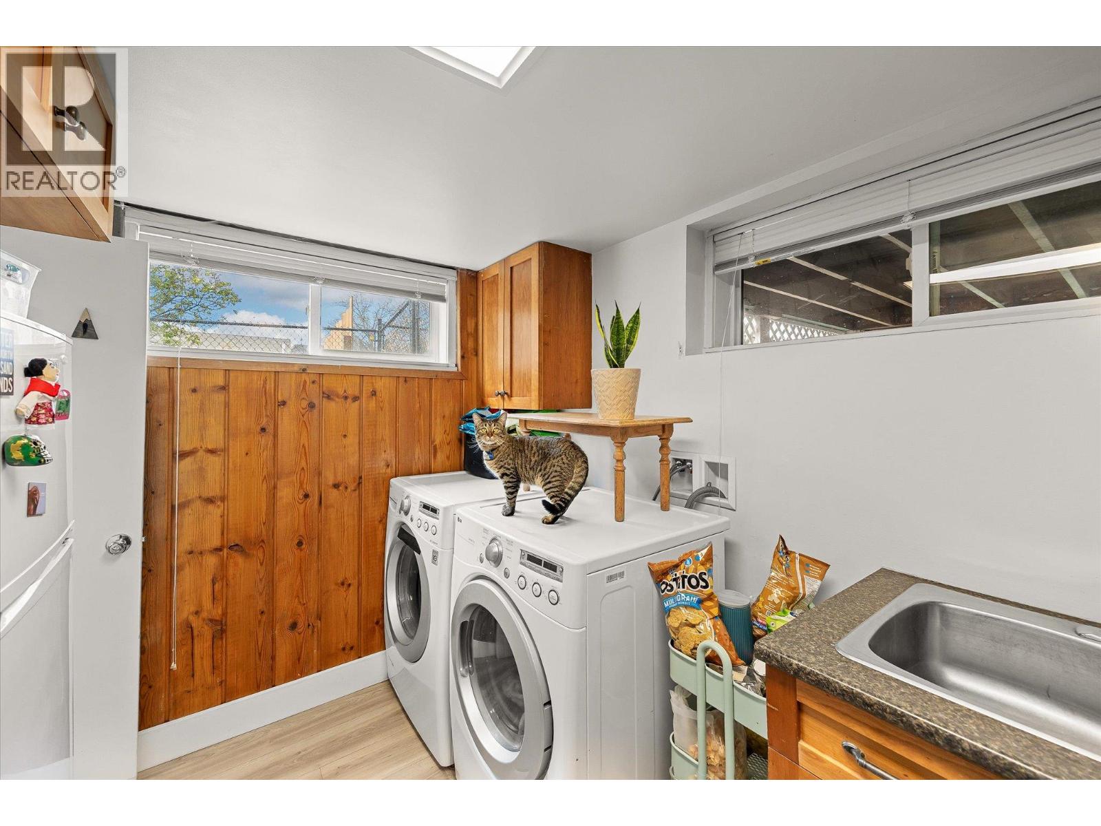 1614 Bernard Avenue, Kelowna