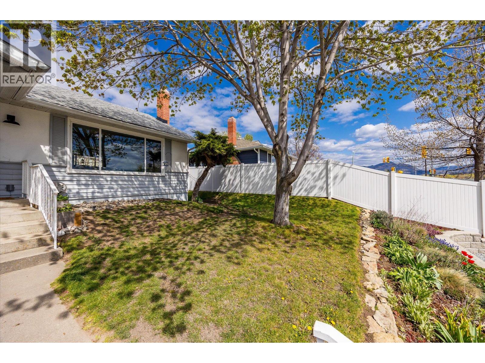 1614 Bernard Avenue, Kelowna