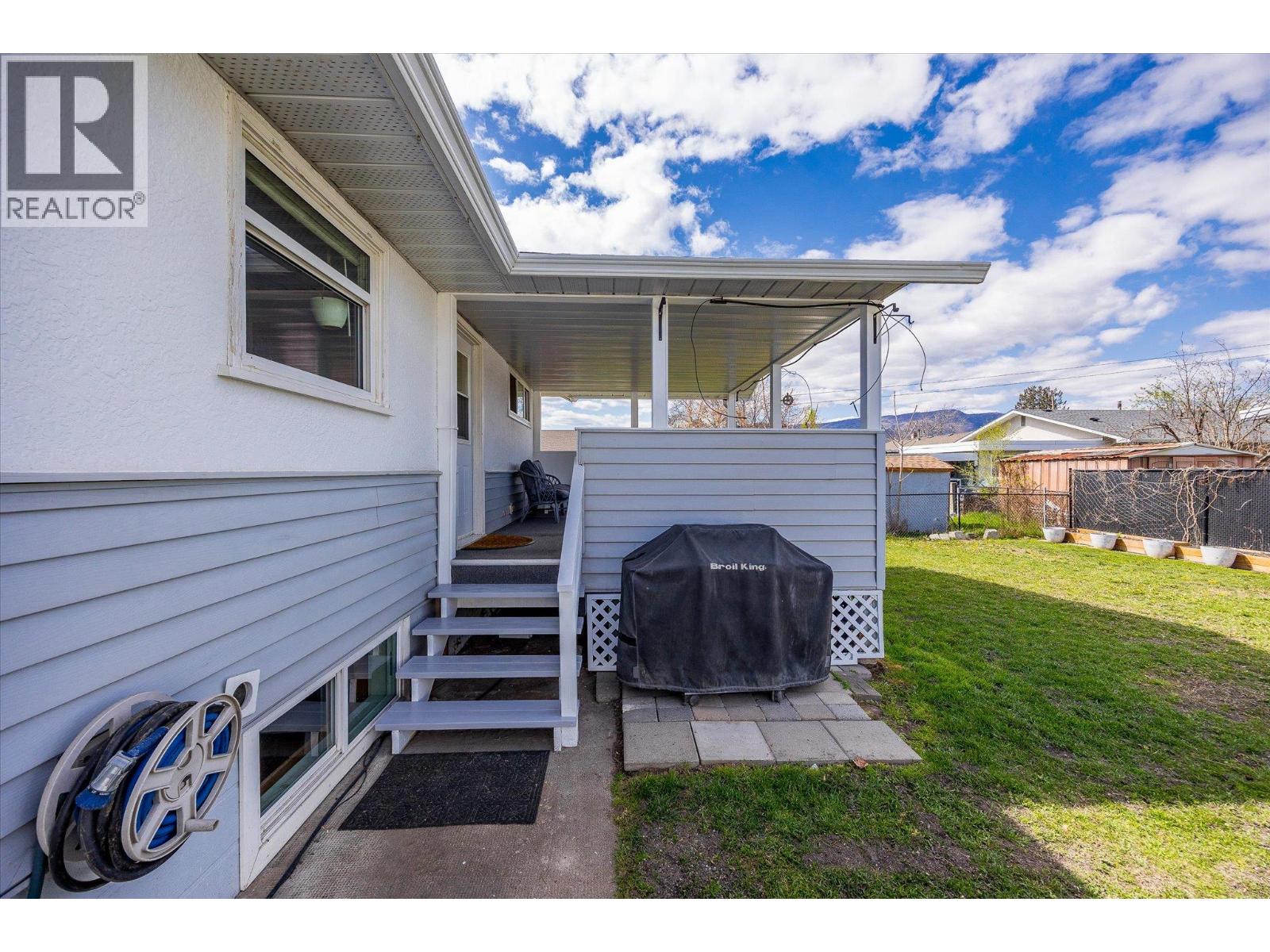 1614 Bernard Avenue, Kelowna