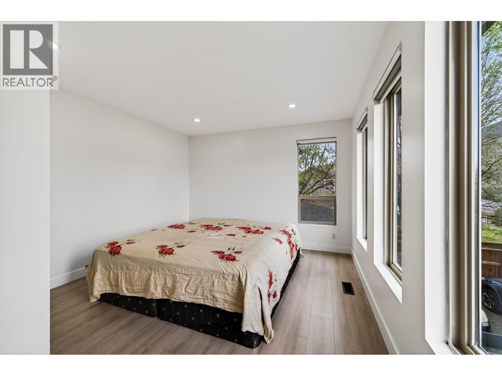 6232 Savona Access Road - 16