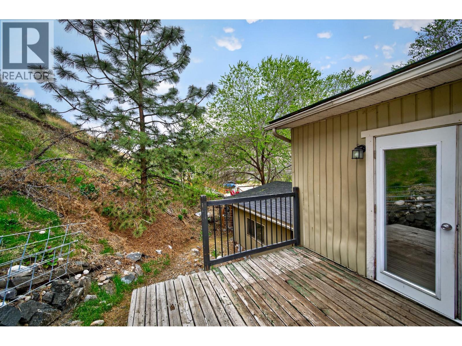 6232 Savona Access Road - 18