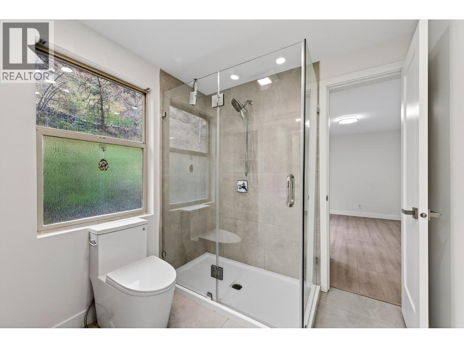 6232 Savona Access Road - 21