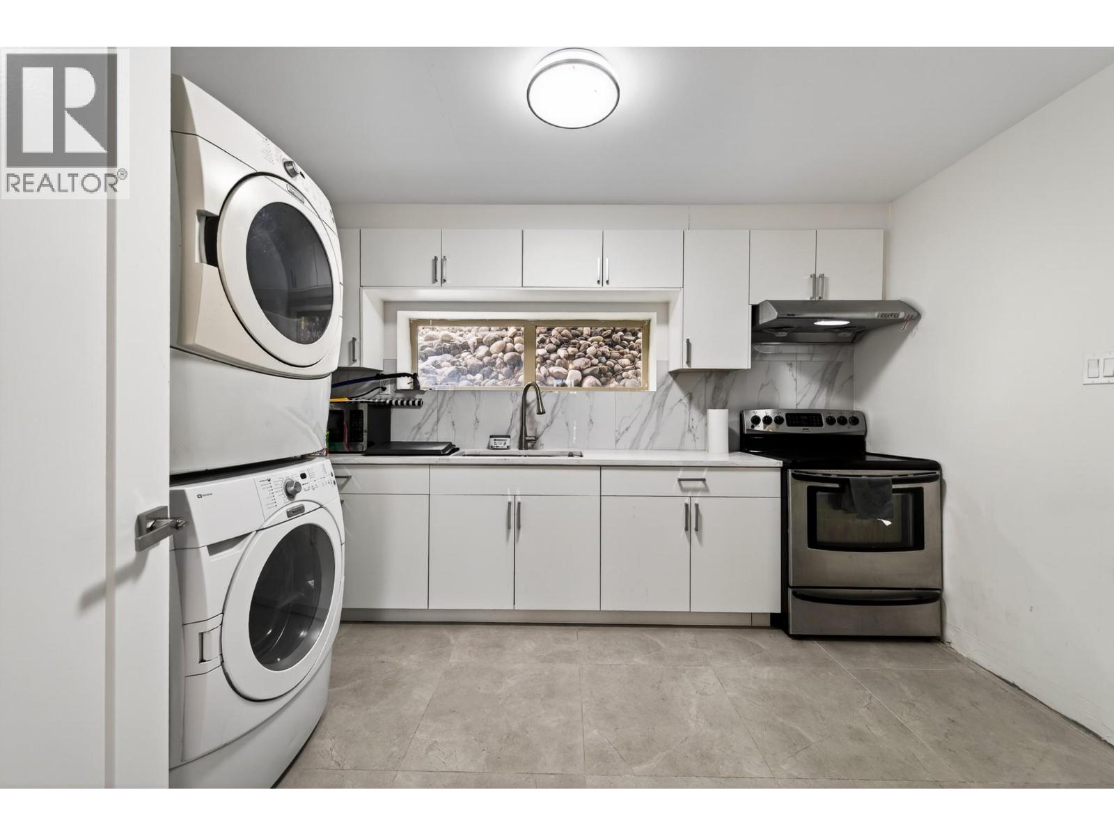 6232 Savona Access Road - 30