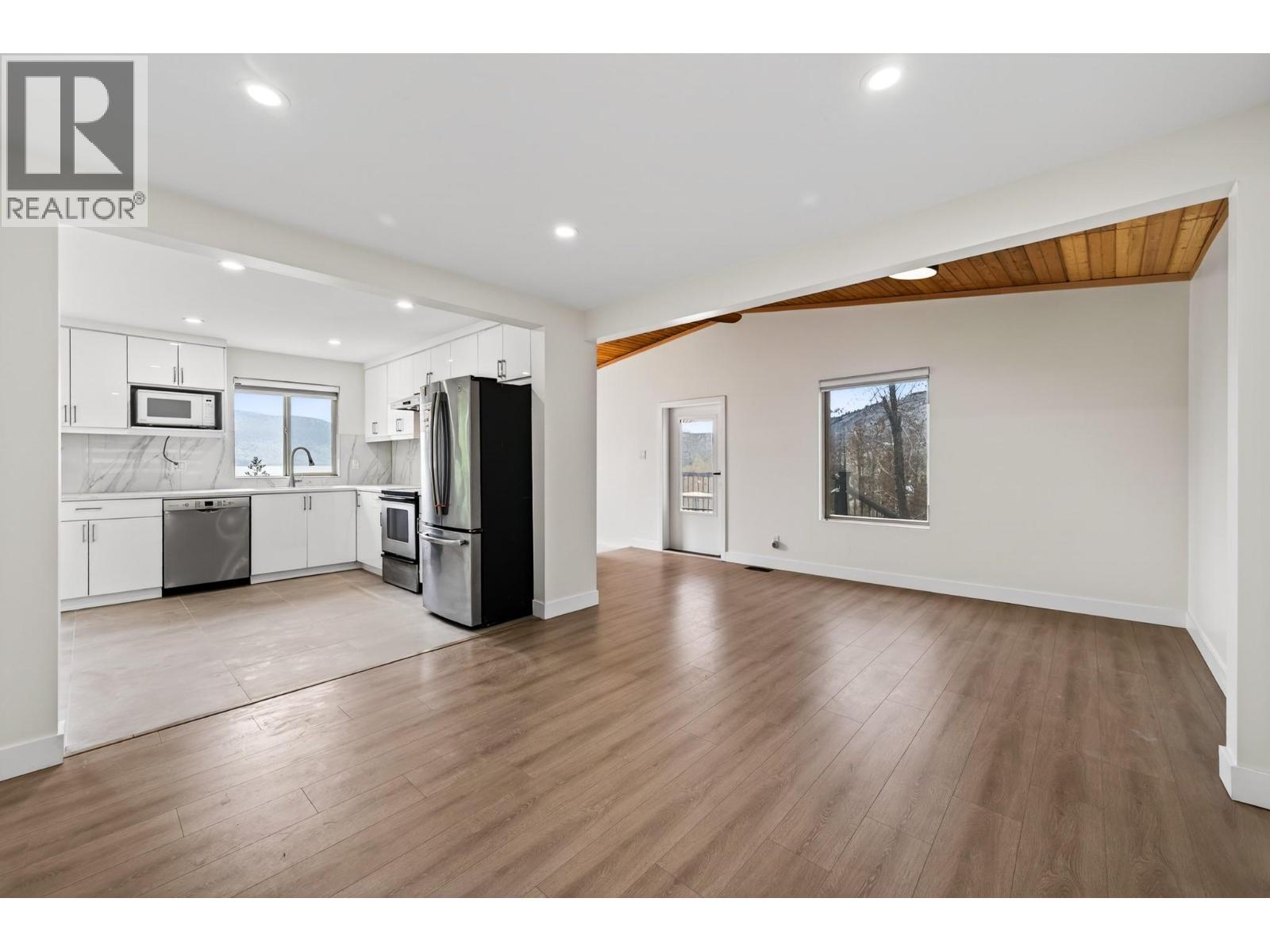 6232 Savona Access Road - 7