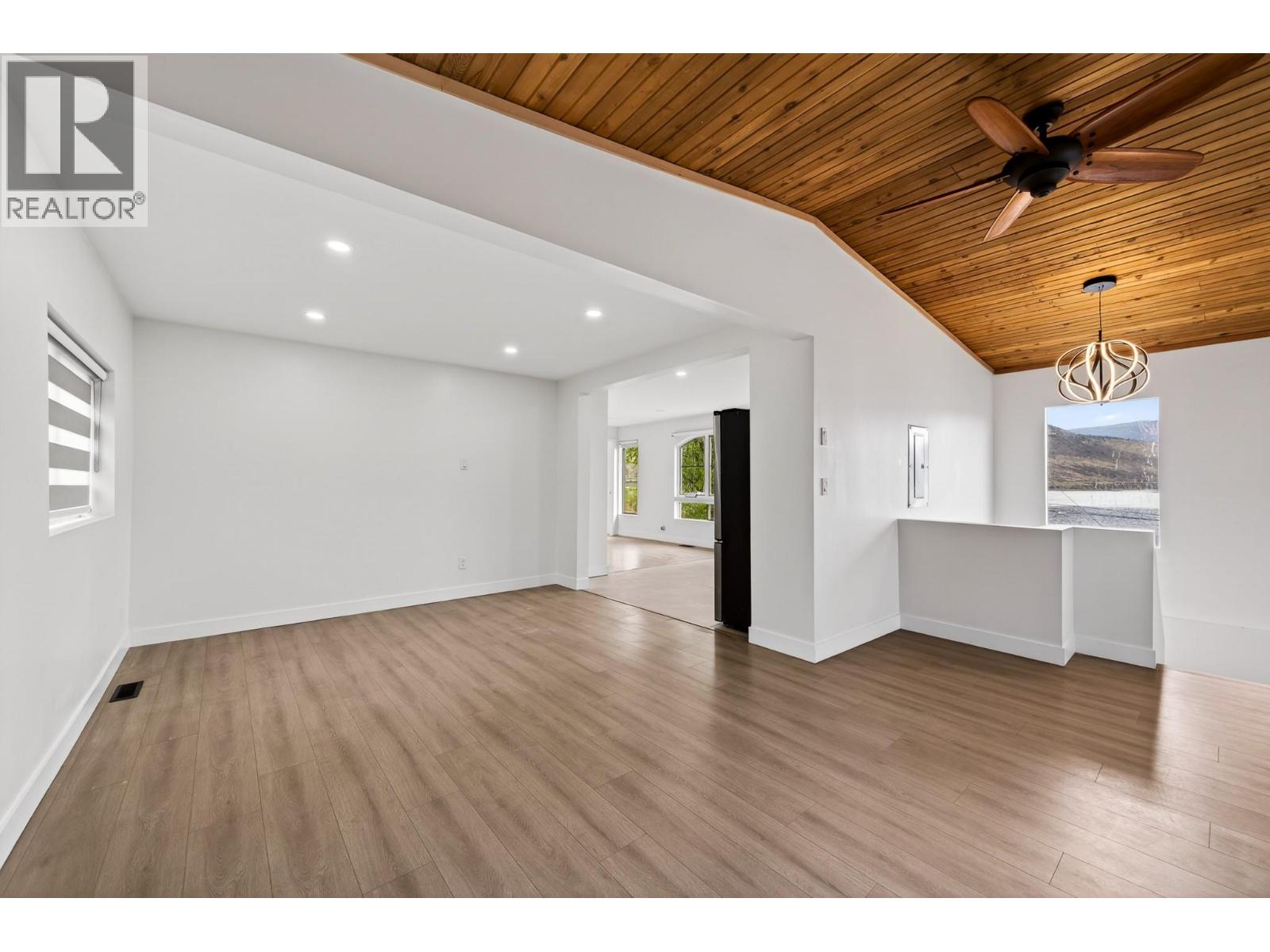 6232 Savona Access Road - 8