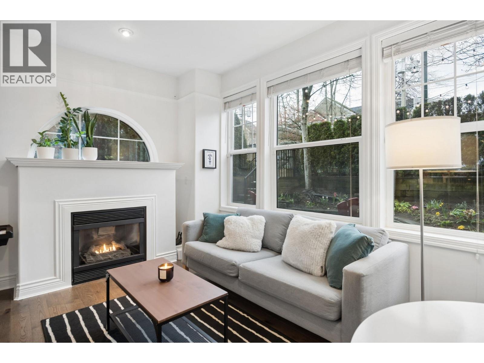 978 W 16TH AVENUE