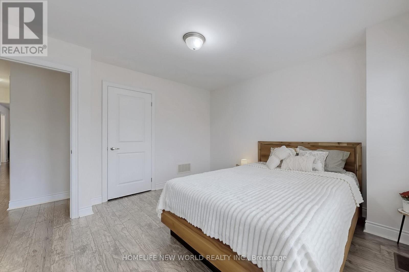 50 BEN SINCLAIR AVENUE — photo 24