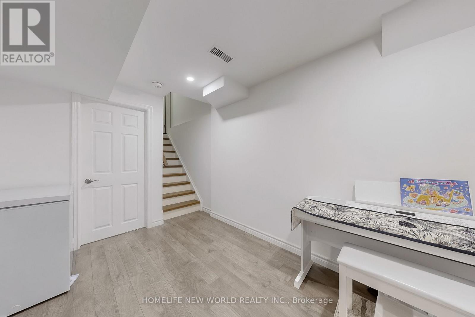 50 BEN SINCLAIR AVENUE — photo 29