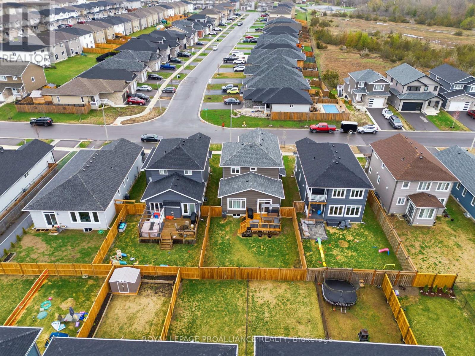 84 POTTER DRIVE - 24