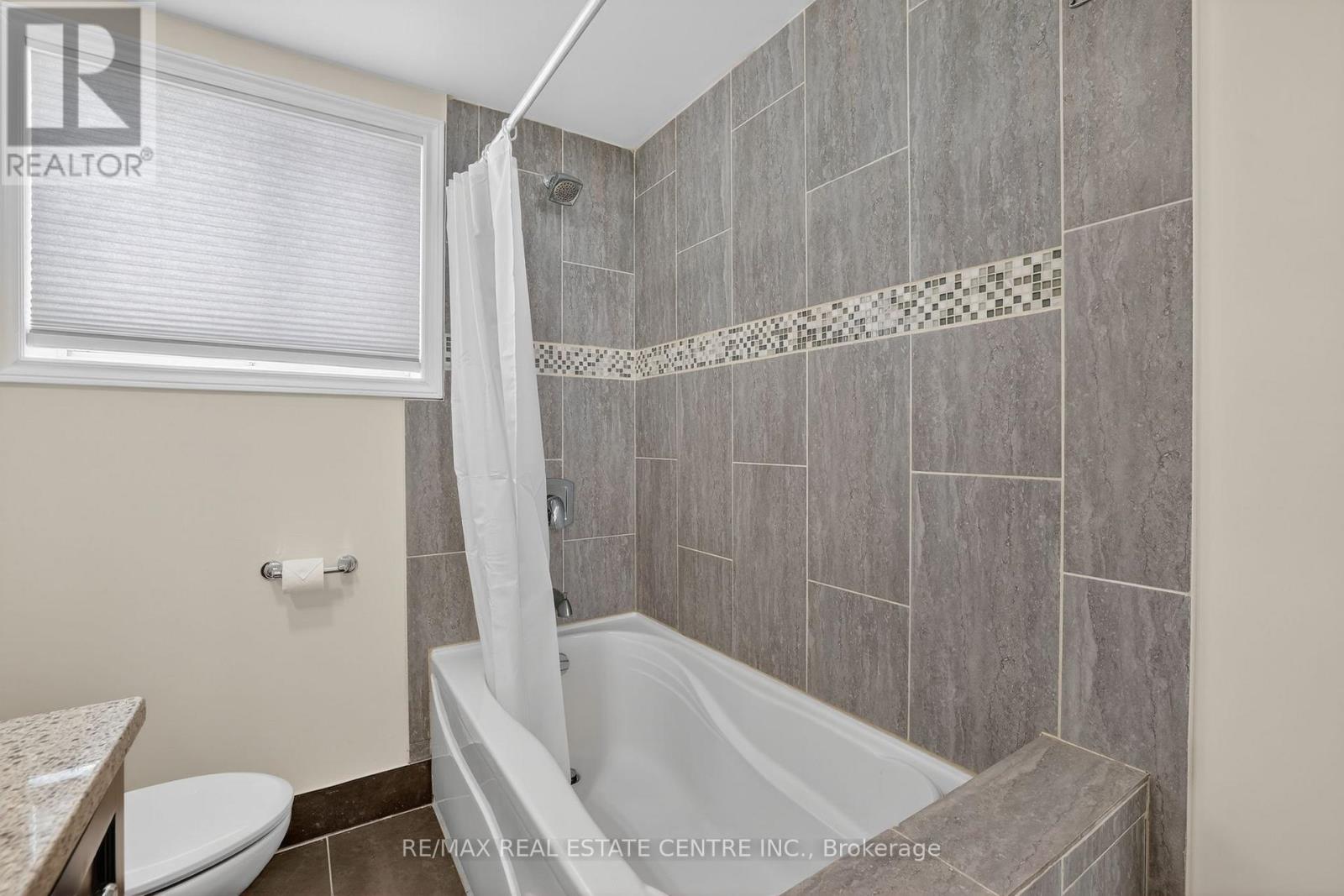 32 WESTDALE AVENUE - 31