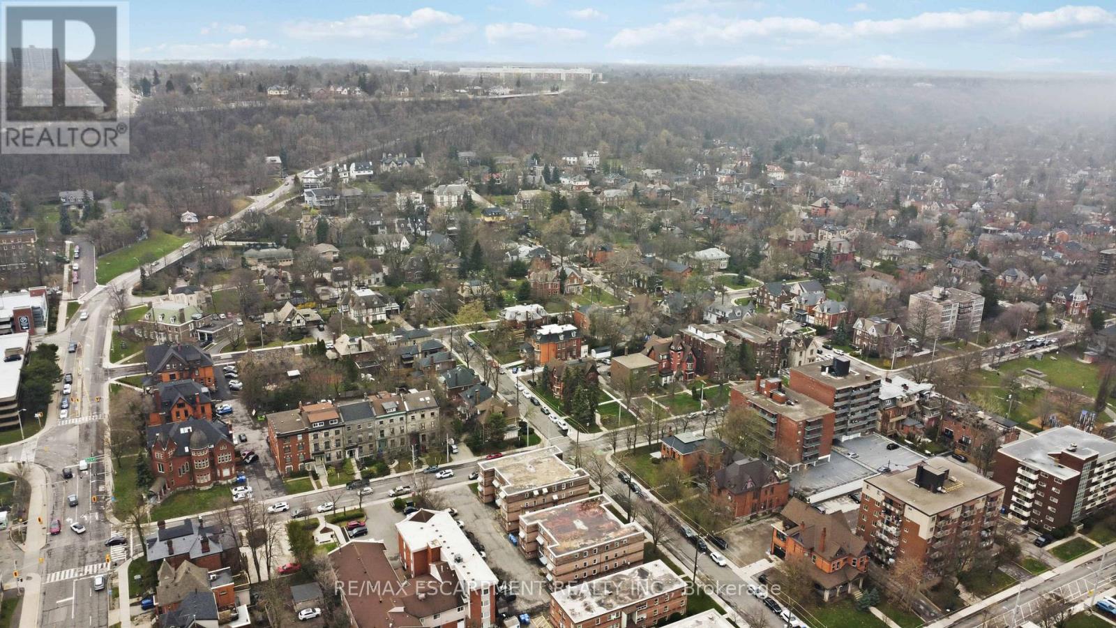 #23 231 MACNAB STREET S - 17