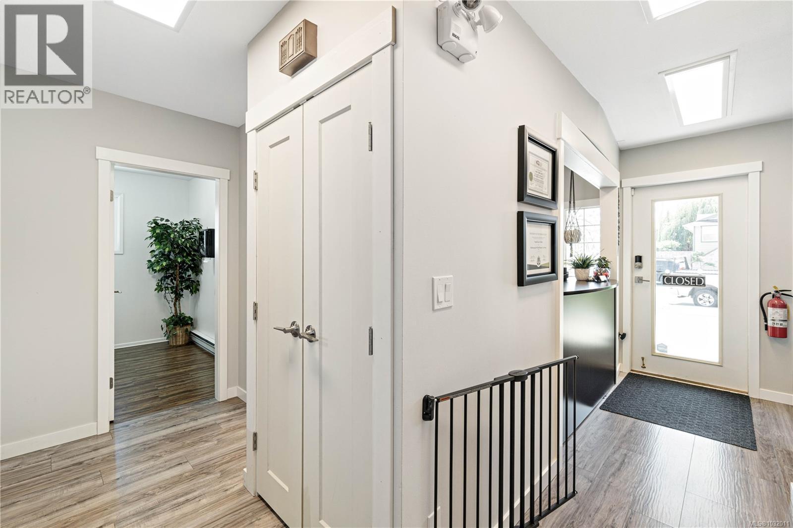 145 Hirst Ave — photo 11