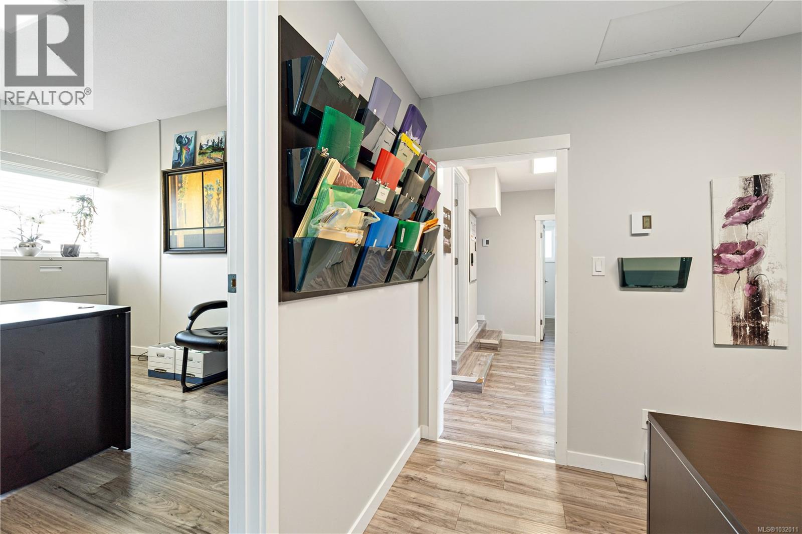 145 Hirst Ave — photo 4