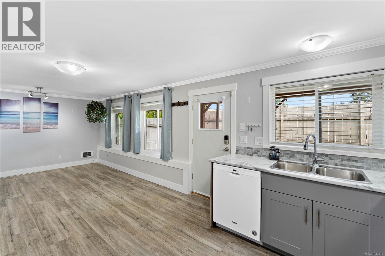 145 Hirst Ave — photo 7