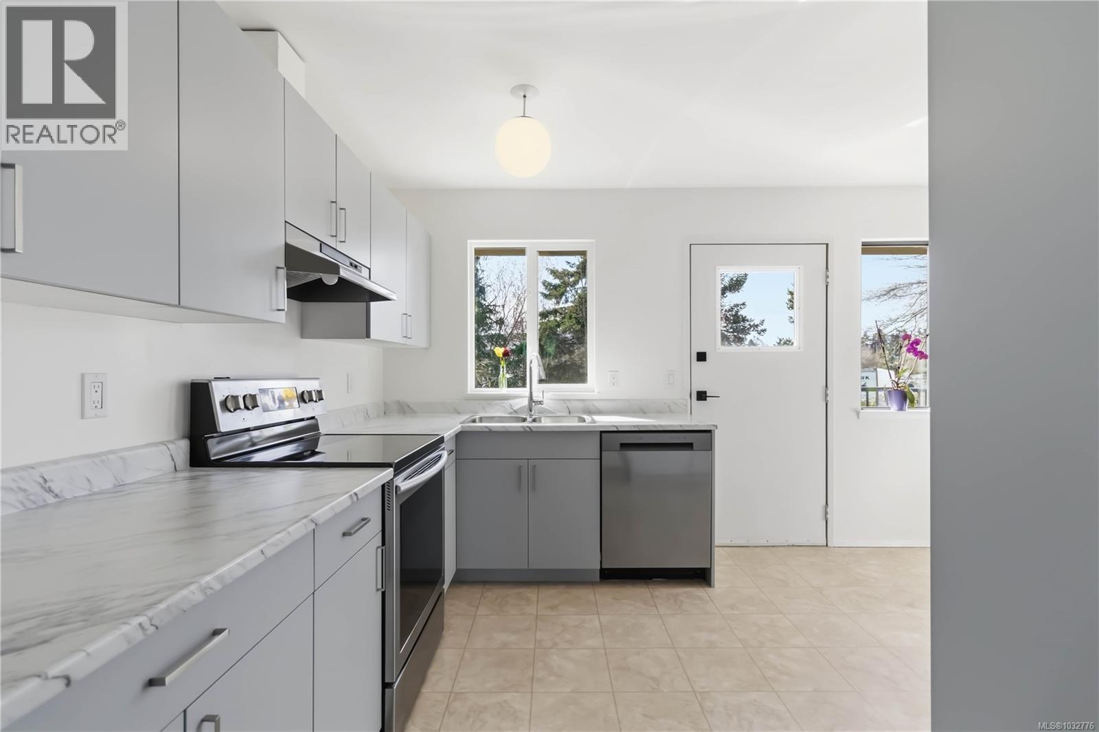  4259 Craigo Park Way, Saanich