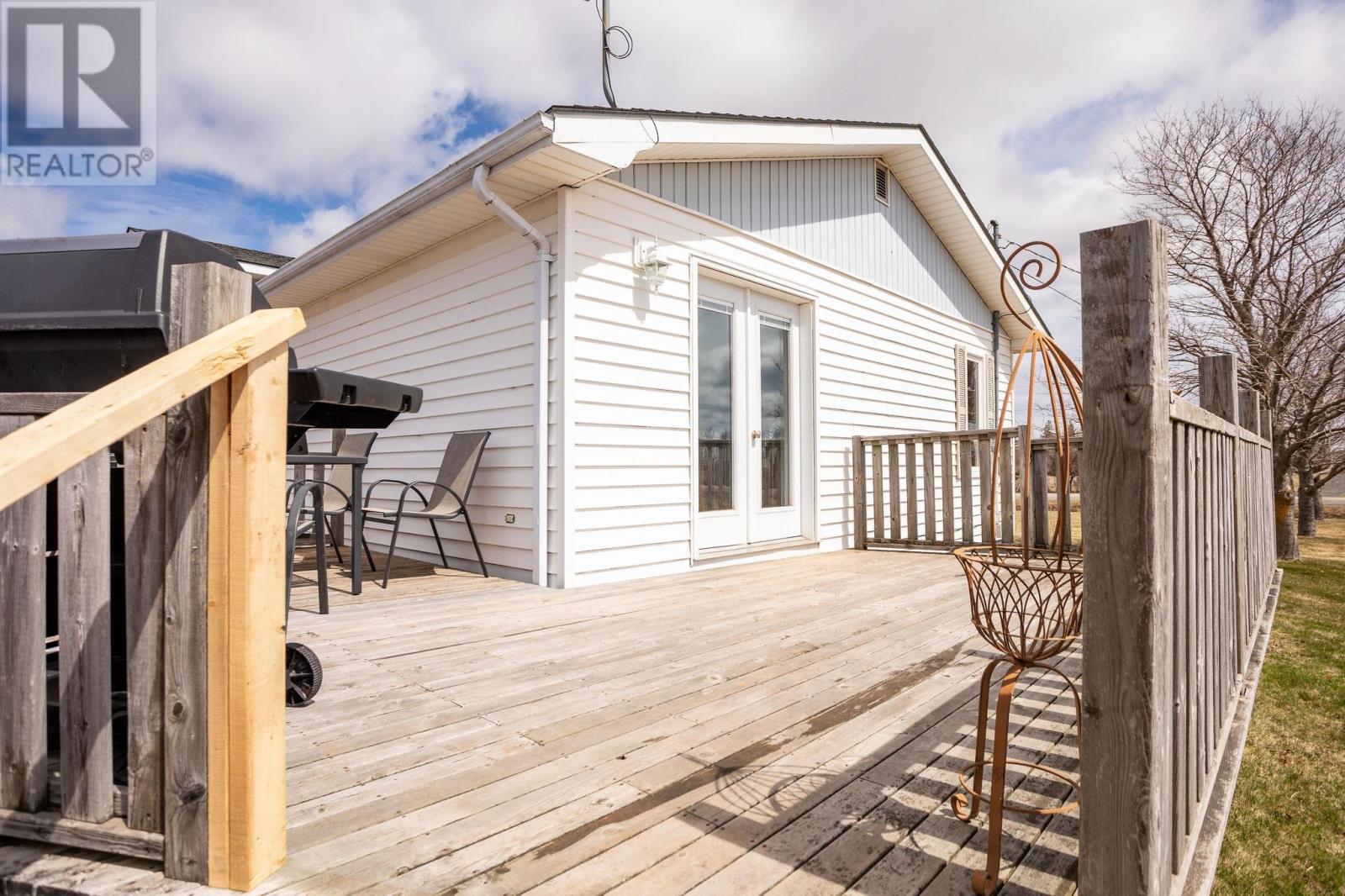 382 ROBERTSON Road — photo 37
