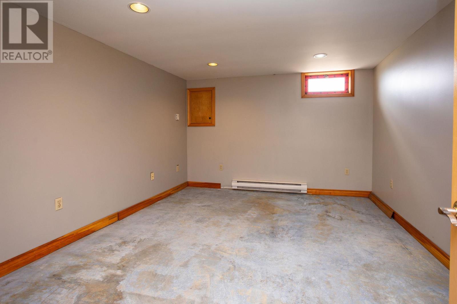 382 ROBERTSON Road — photo 34