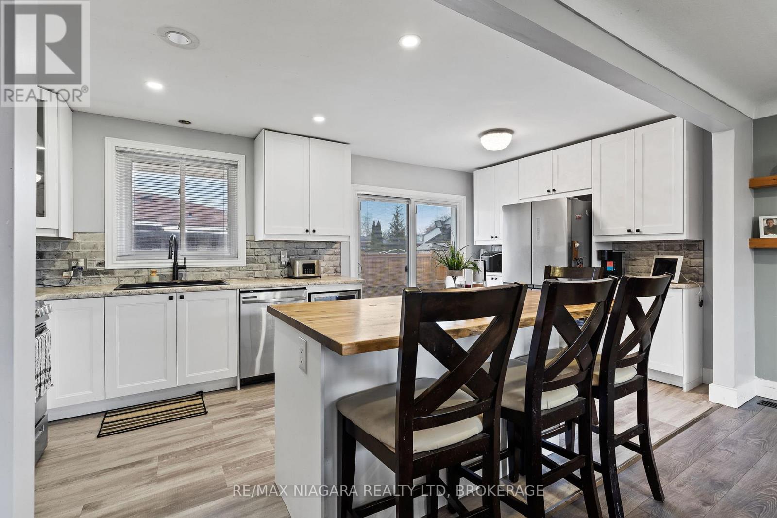 38 ACADIA CRESCENT - 10