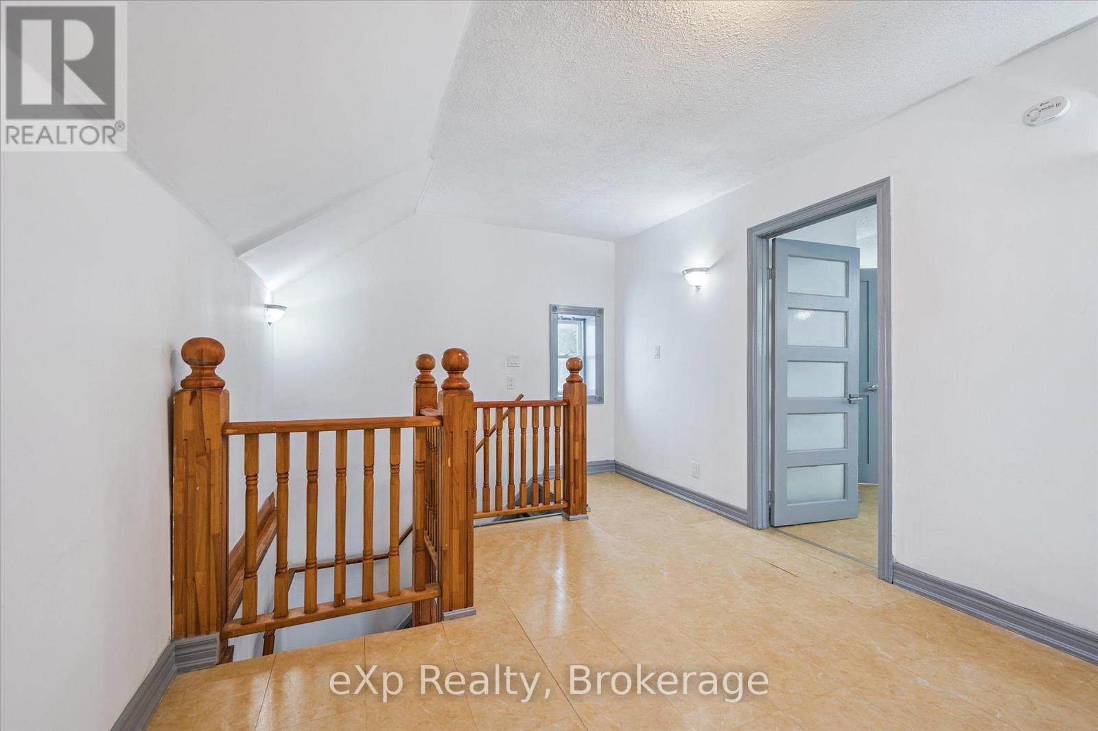 9276 WELLINGTON RD 16 - 18