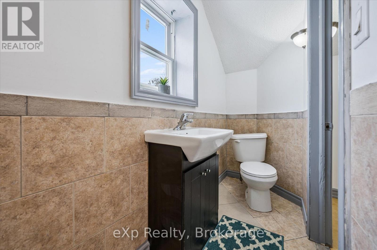 9276 WELLINGTON RD 16 - 23