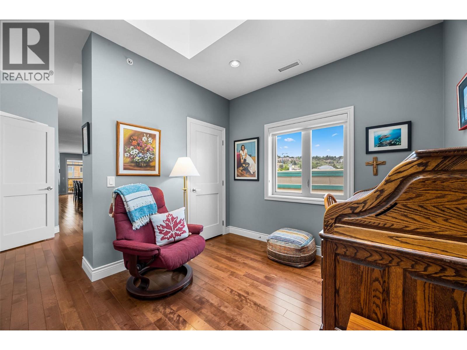 #401 370 Battle Street - 13