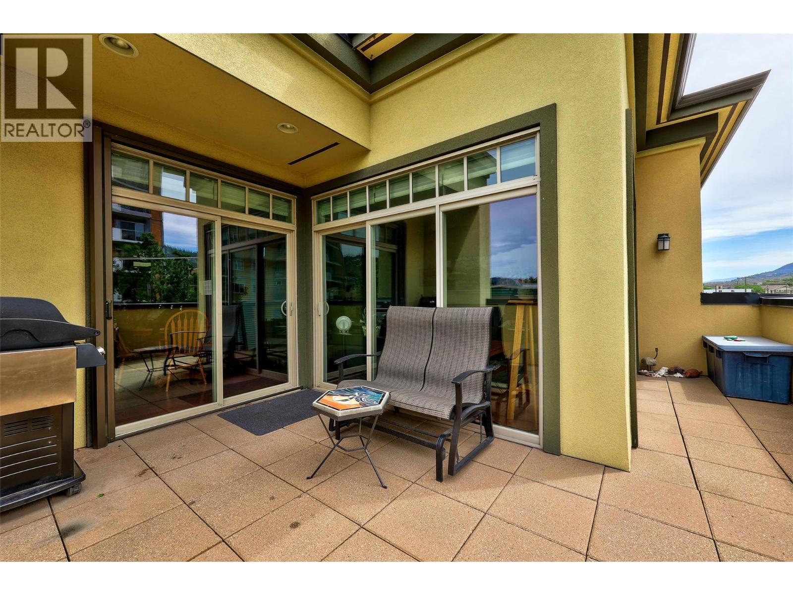 #401 370 Battle Street - 25