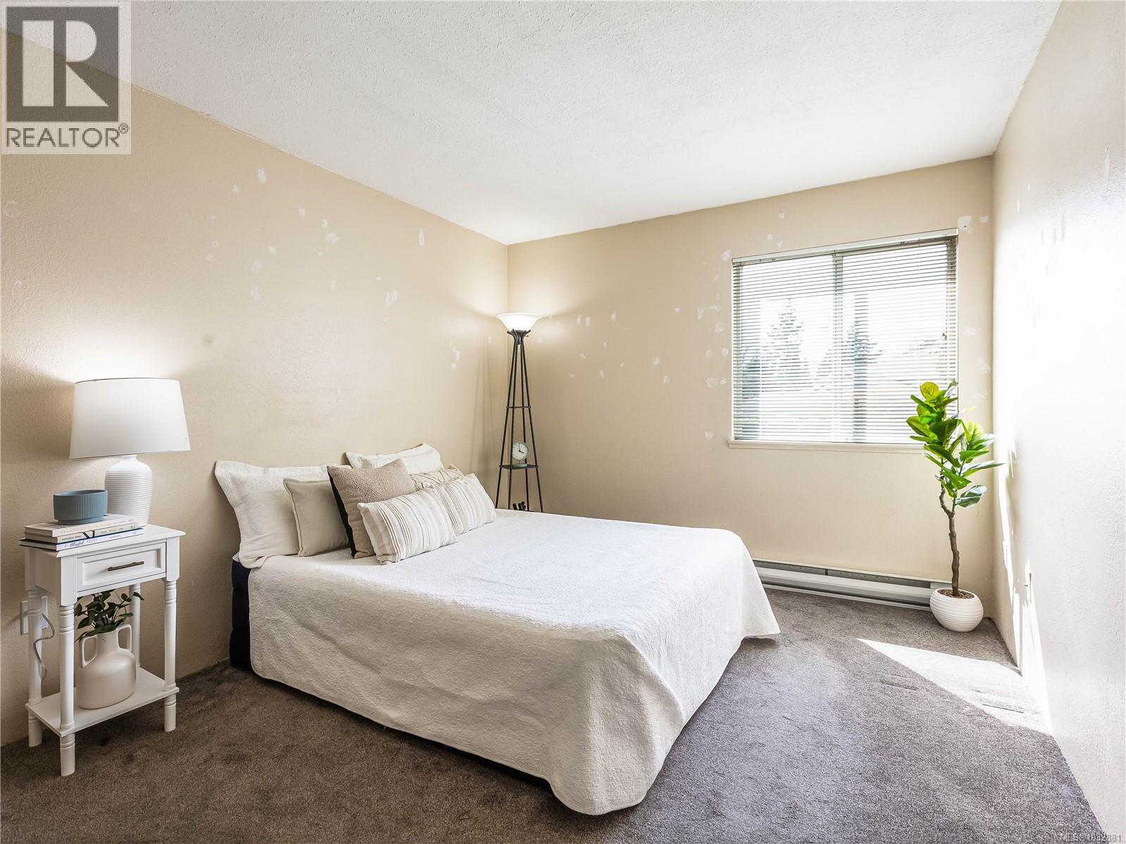 #201 1050 Braidwood Rd - 33