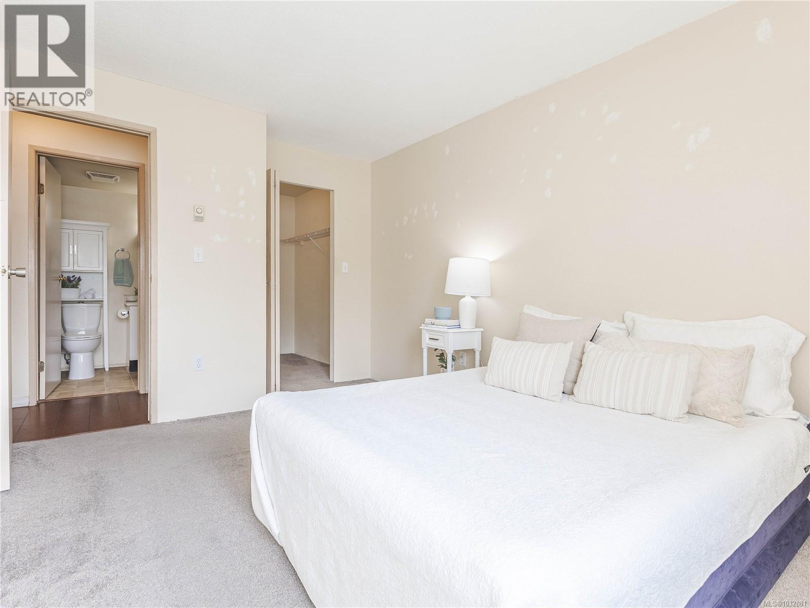 #201 1050 Braidwood Rd - 37