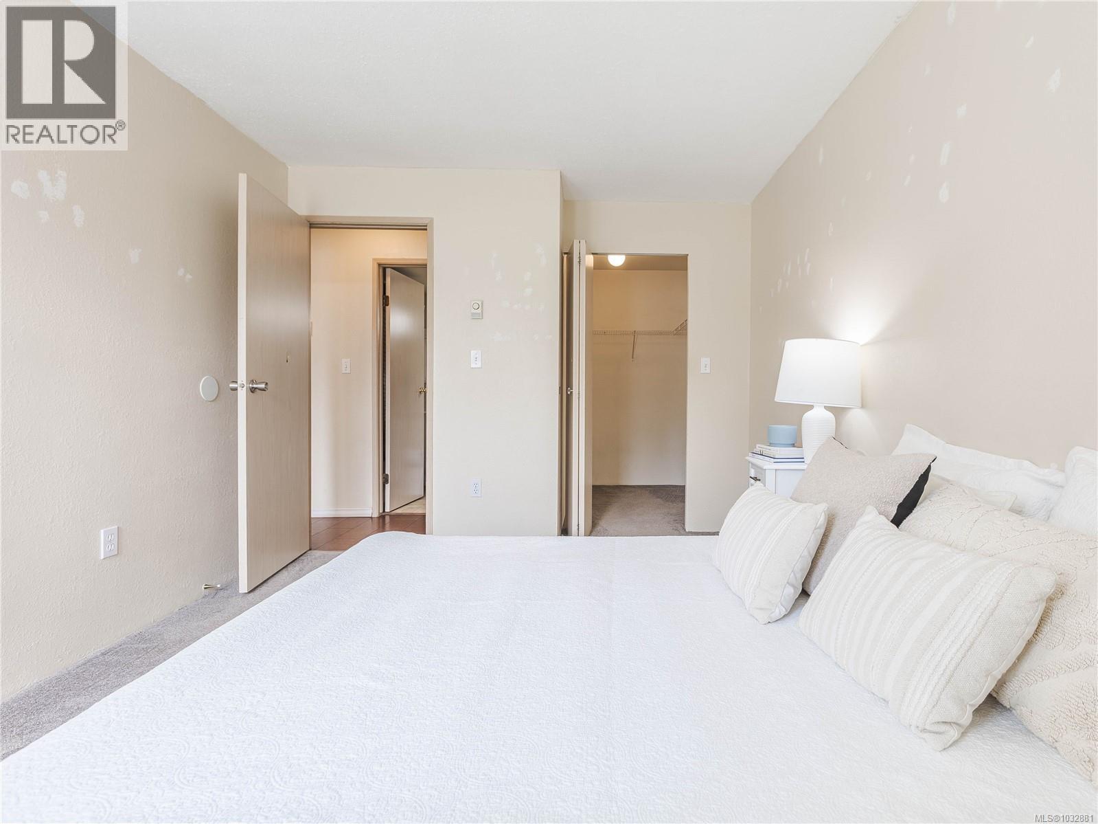 #201 1050 Braidwood Rd - 39