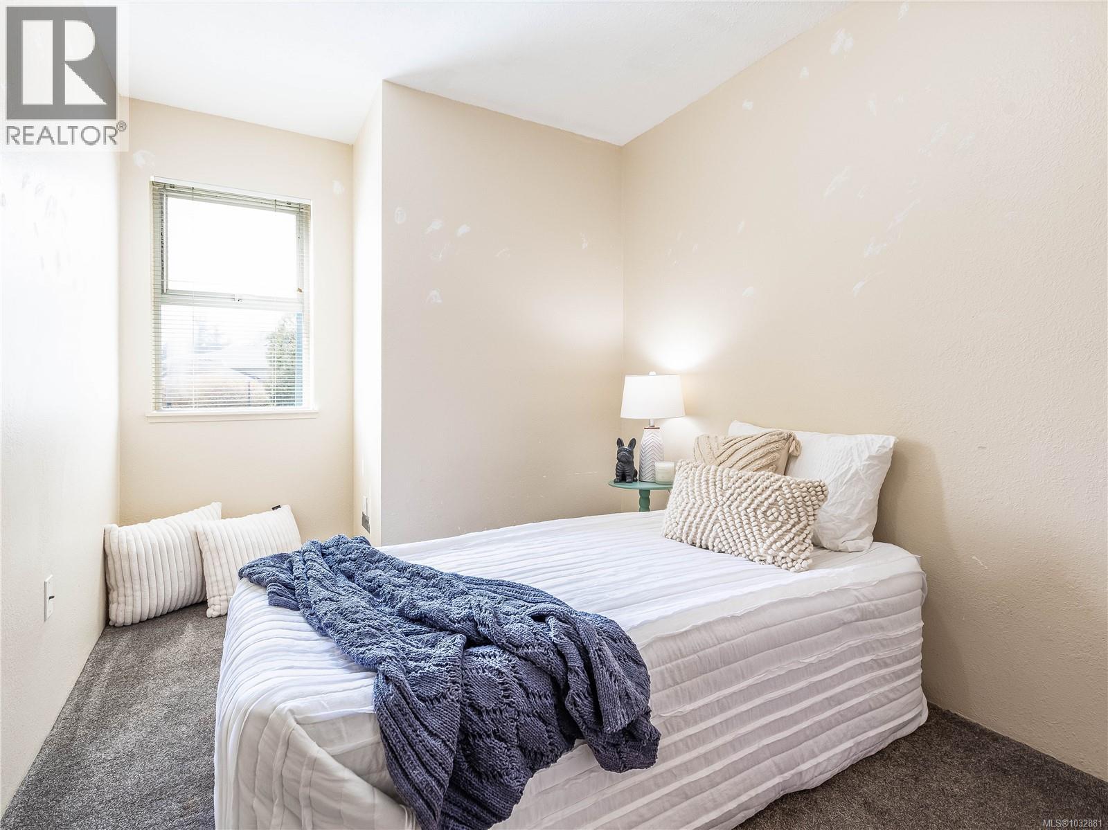 #201 1050 Braidwood Rd - 42