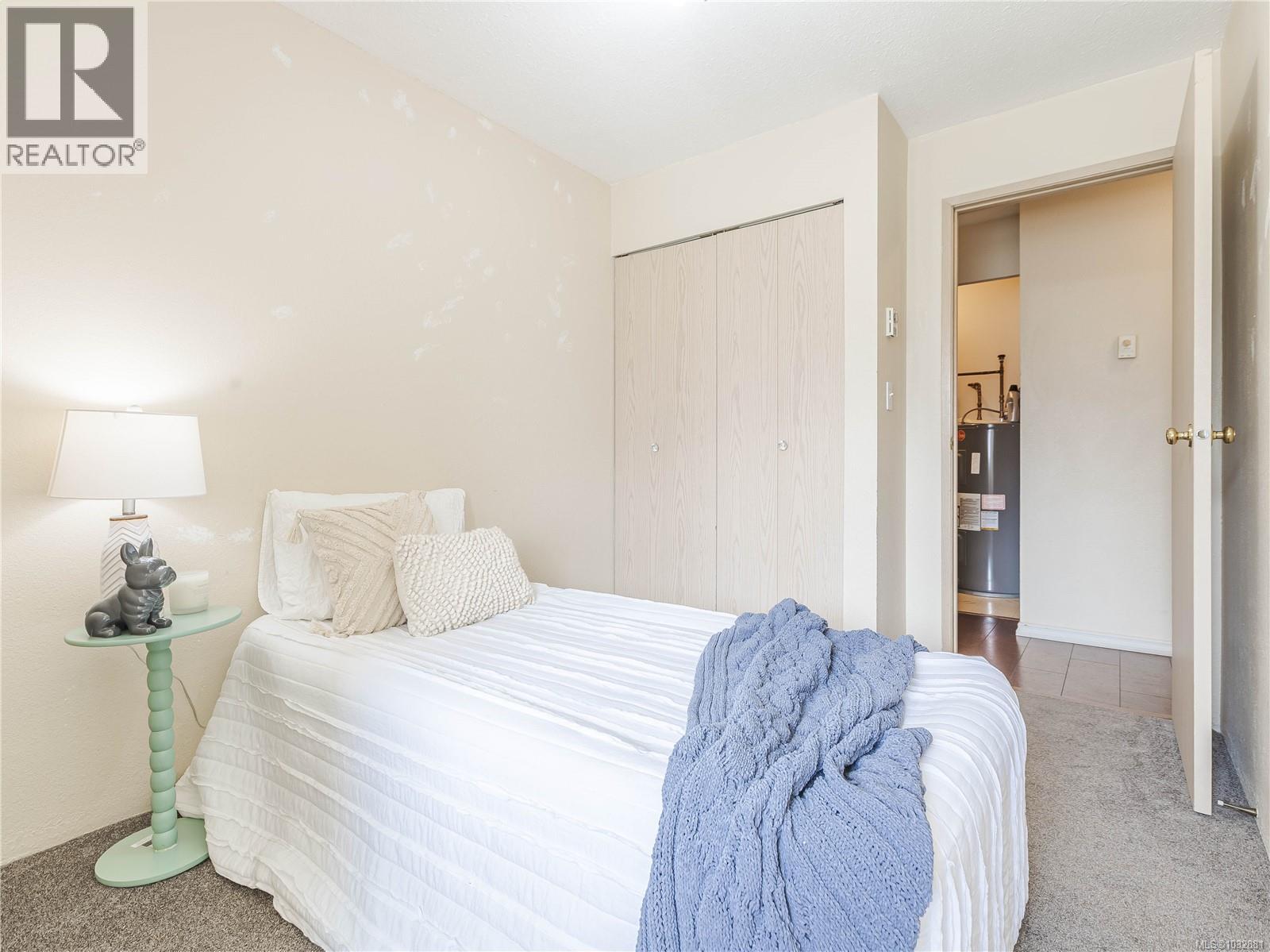 #201 1050 Braidwood Rd - 46