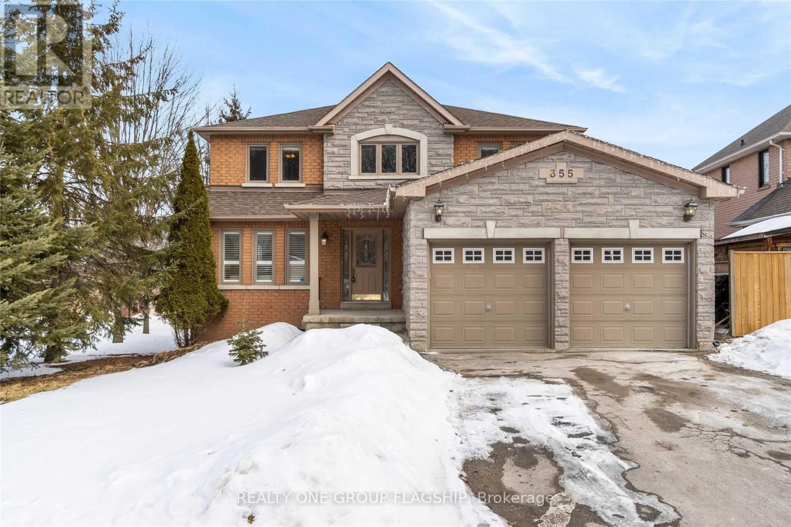 355 CARRUTHERS AVENUE, Newmarket