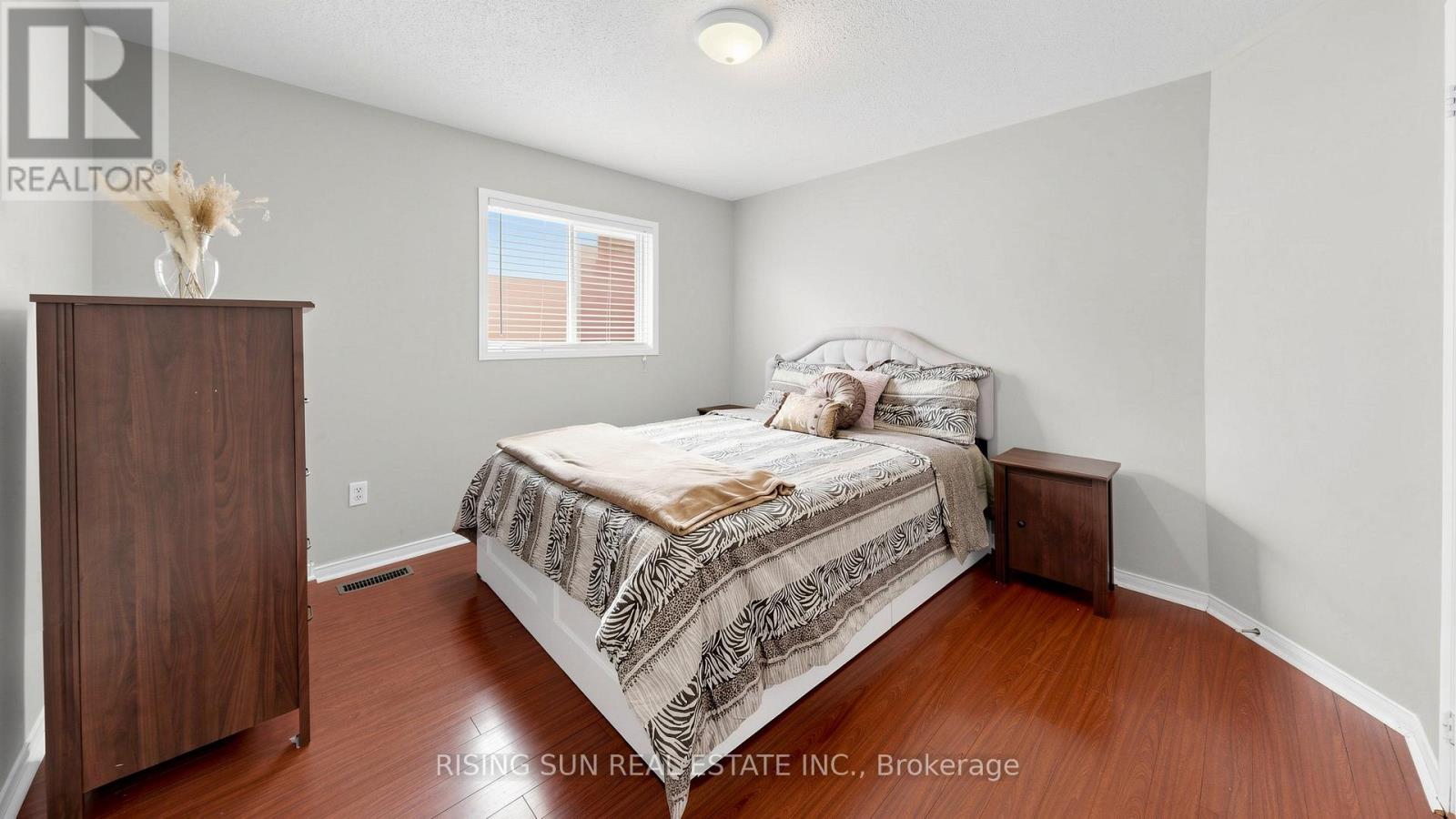 10 CEDARWOOD CRESCENT — photo 27