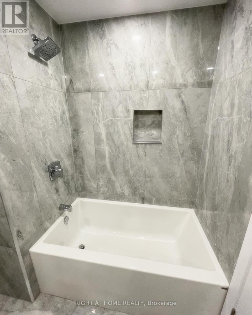 258 LA ROSE AVENUE - 24