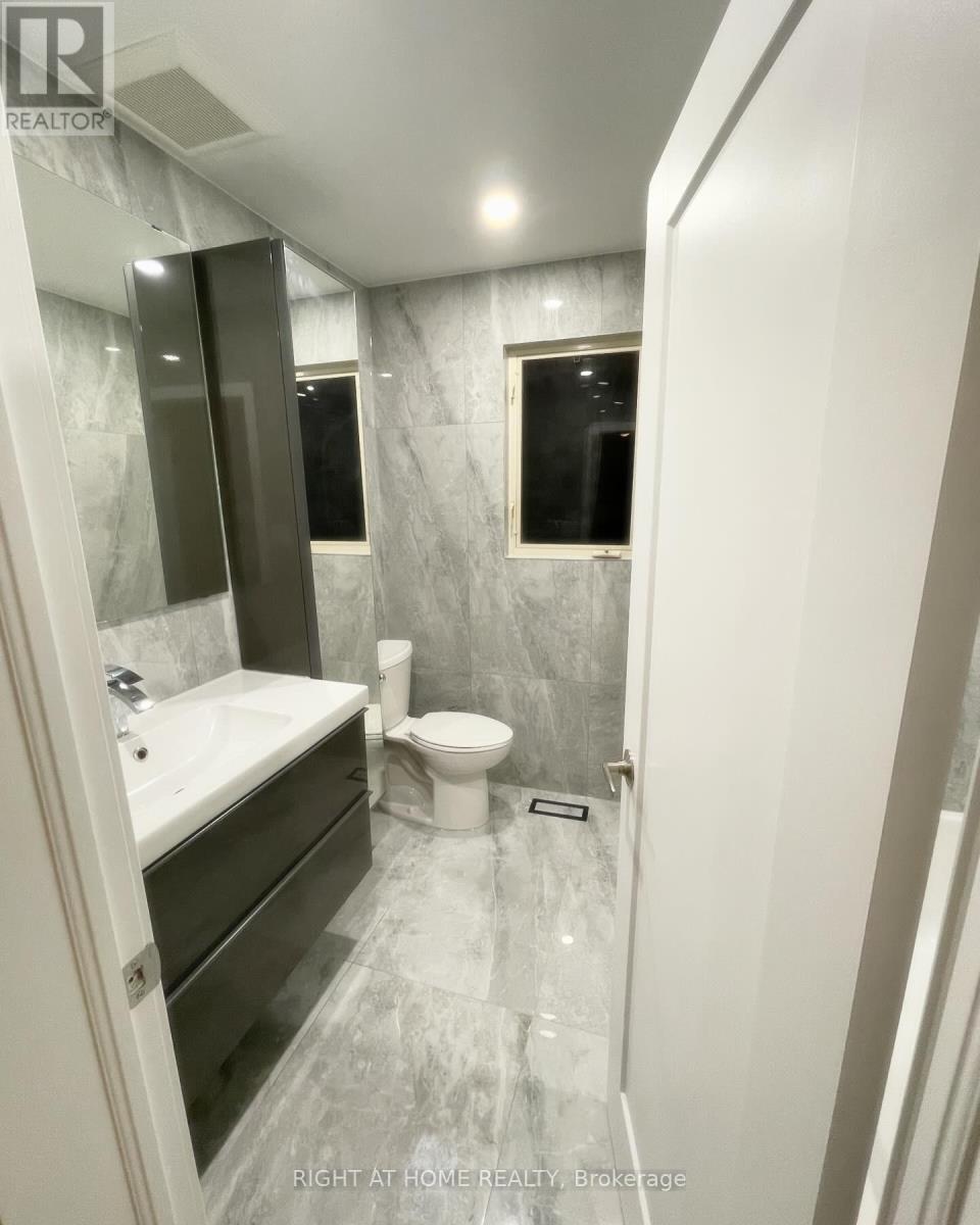 258 LA ROSE AVENUE - 23
