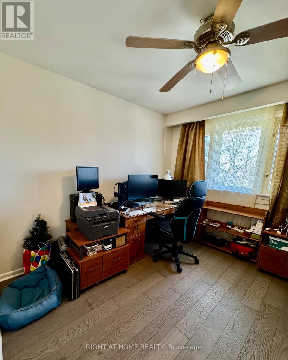 258 LA ROSE AVENUE - 20