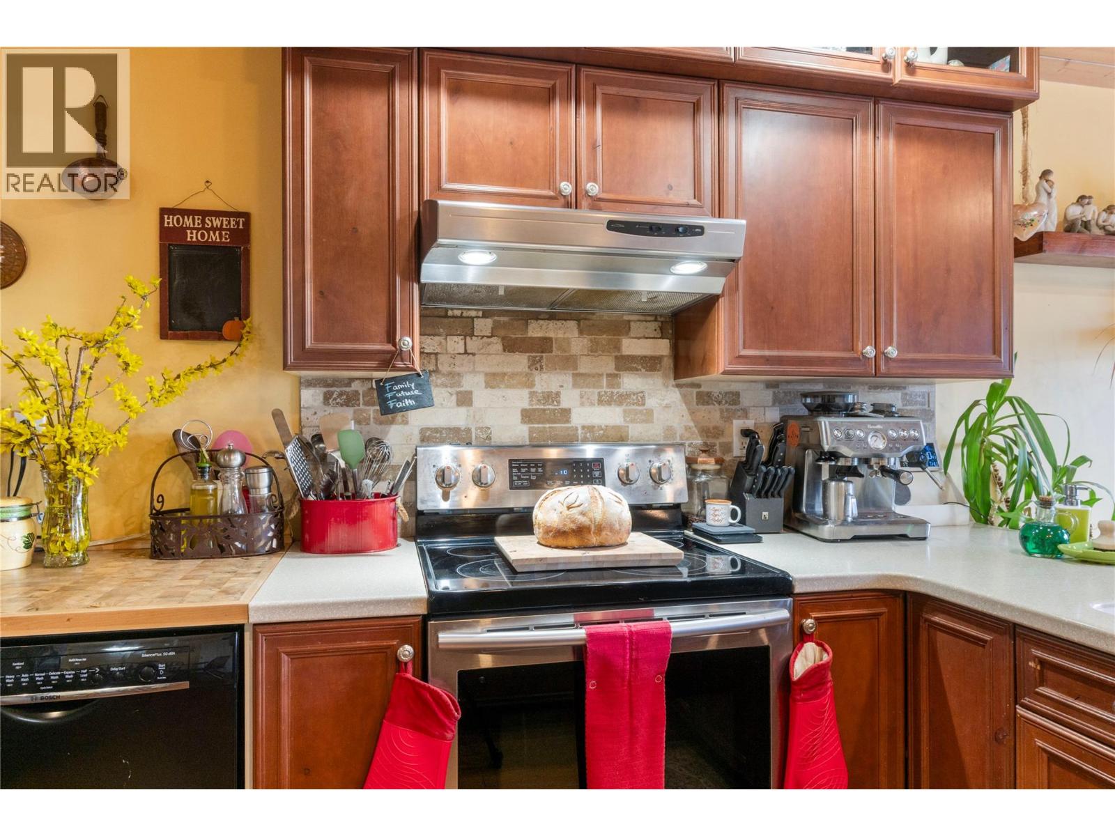  4856 Eagle Bay Road, Eagle Bay